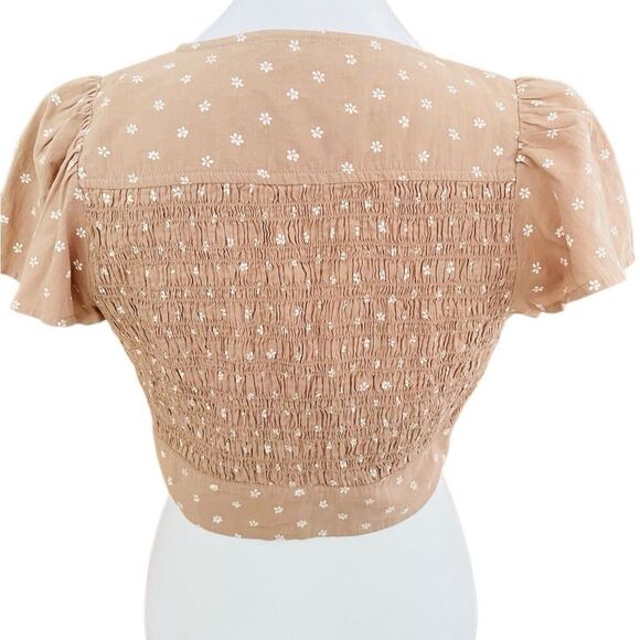 America Eagle Outfitters tan floral v neck smocked tie front crop top size M. - Picture 3 of 6